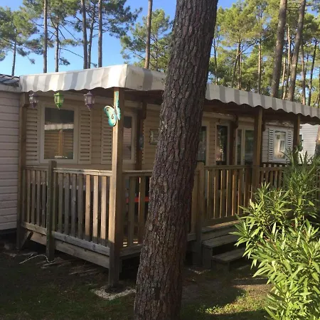 Plage De Contis, Camping Siblu 3*, Parc Aquatique, Piscines Chauffees. * Saint-Julien-en-Born