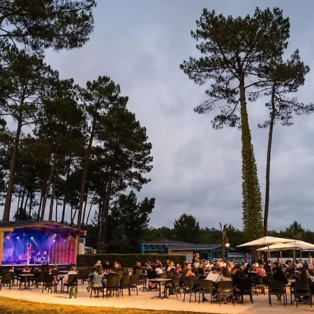 Plage De Contis, Camping Siblu 3*, Parc Aquatique, Piscines Chauffees. * Saint-Julien-en-Born